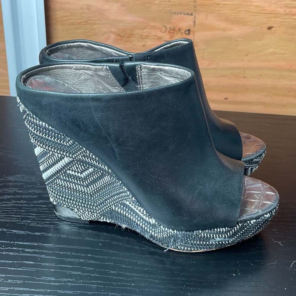 Sam Edelman Black Kylie Wedge Zig Zag Open
Toe Black Leather Size 6.5 - Picture 2 of 8
